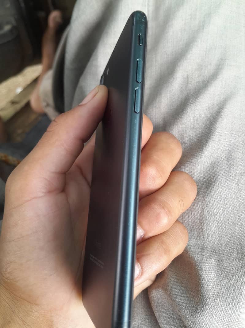 Apple iPhone 7 1