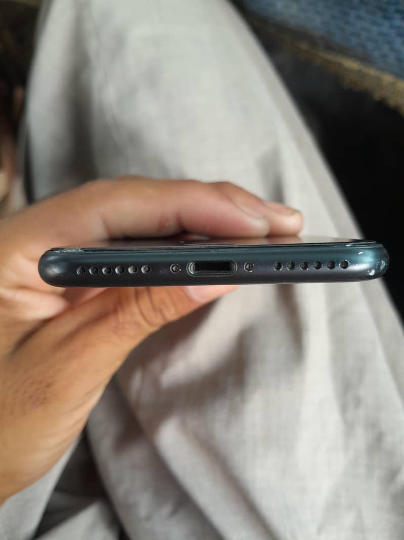 Apple iPhone 7 2
