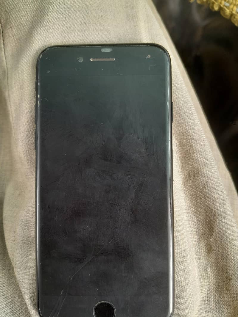 Apple iPhone 7 3