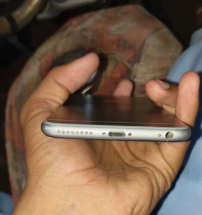 Apple iPhone 6 Plus 3