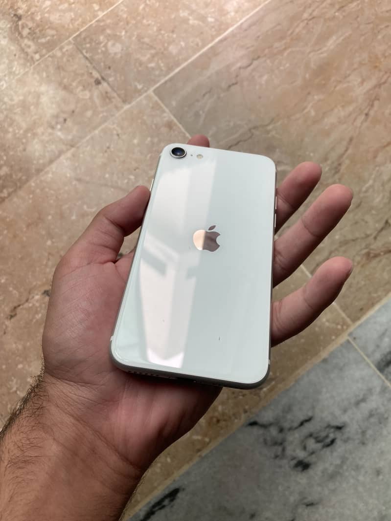 Apple iPhone SE 0