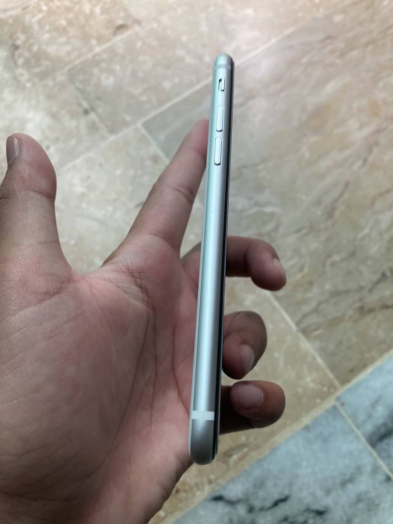 Apple iPhone SE 3