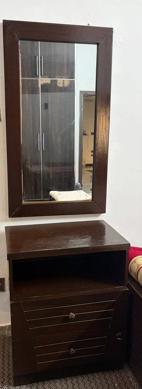 dressing table 0