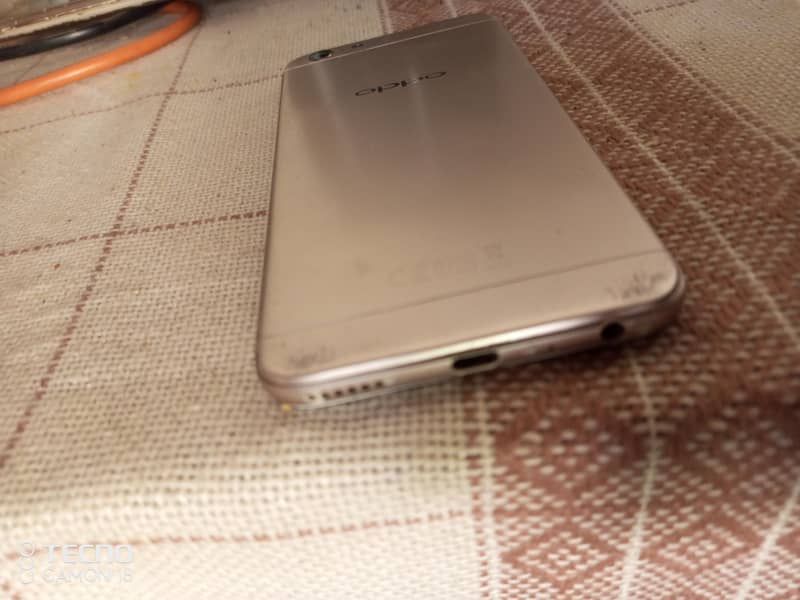 OPPO A57 6