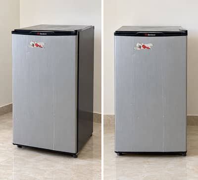 Room fridge in mint condition