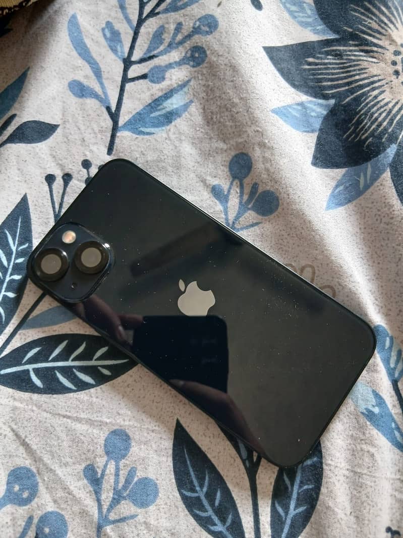 Apple iPhone 13 4