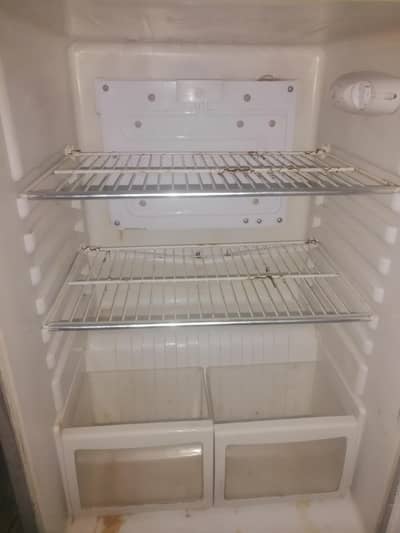 Frige for sala ful working urgent sale
