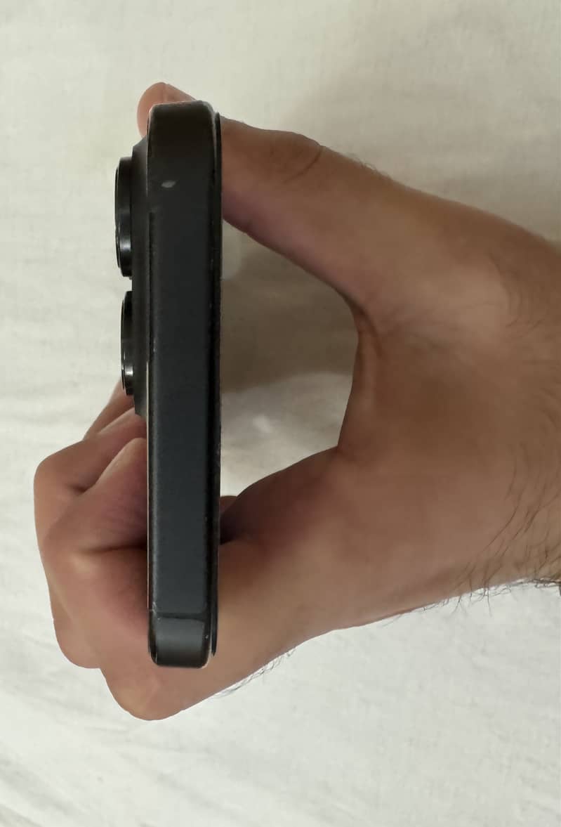 Apple iPhone 16 Pro Max 5
