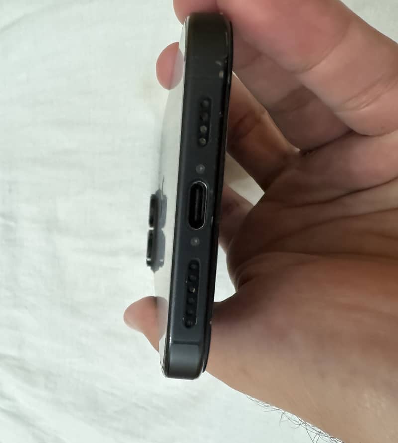 Apple iPhone 16 Pro Max 7
