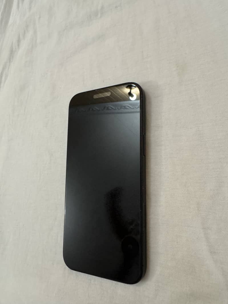 Apple iPhone 16 Pro Max 9