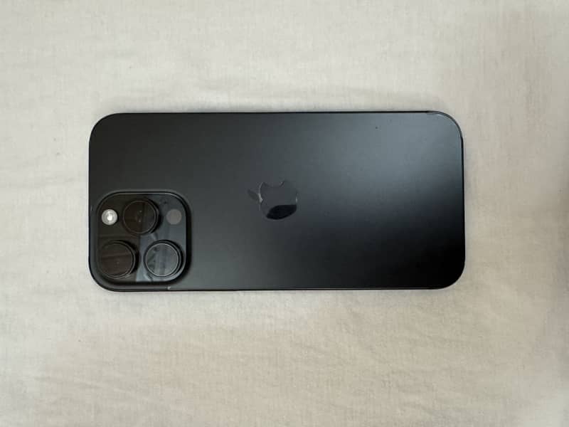 Apple iPhone 16 Pro Max 11