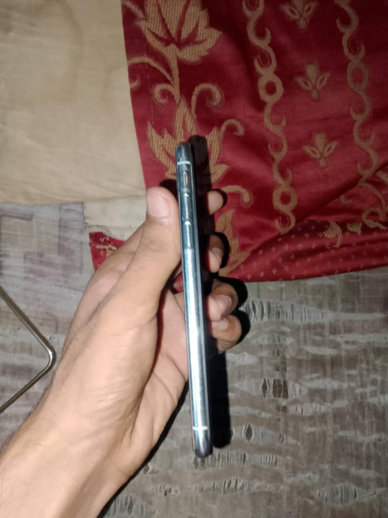 Apple iPhone X 5
