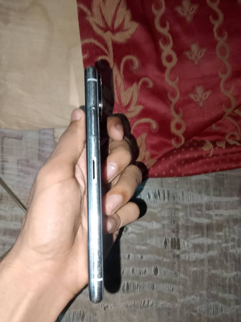 Apple iPhone X 6