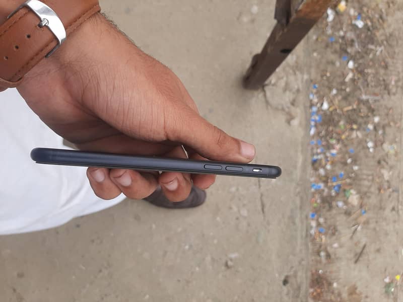 Apple iPhone 7 2