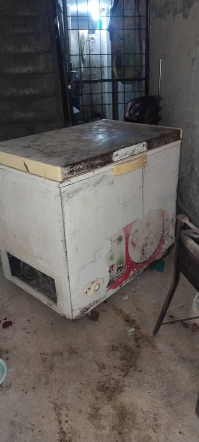 Single Door Freezer Available For Sale With Perfect Working. . .