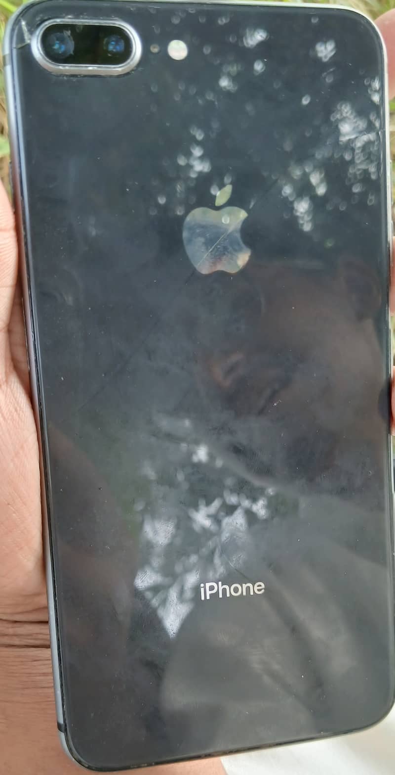 Apple iPhone 8 Plus 0