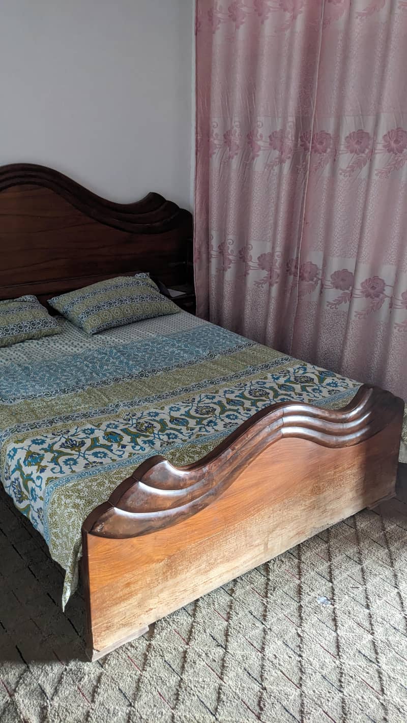 Double Bed 0