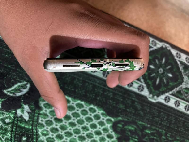 Google Pixel 7 4