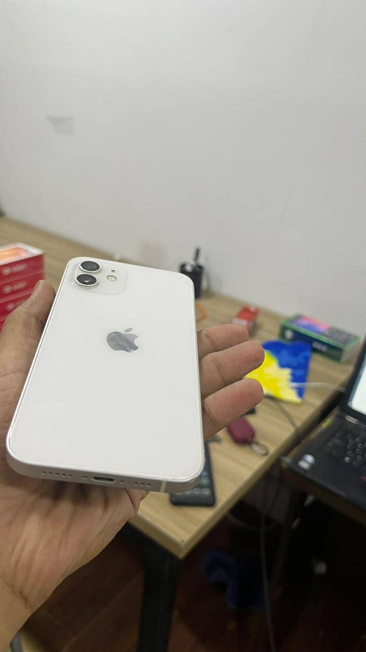 Apple iPhone 12 0