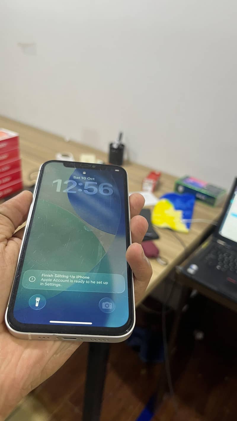 Apple iPhone 12 4