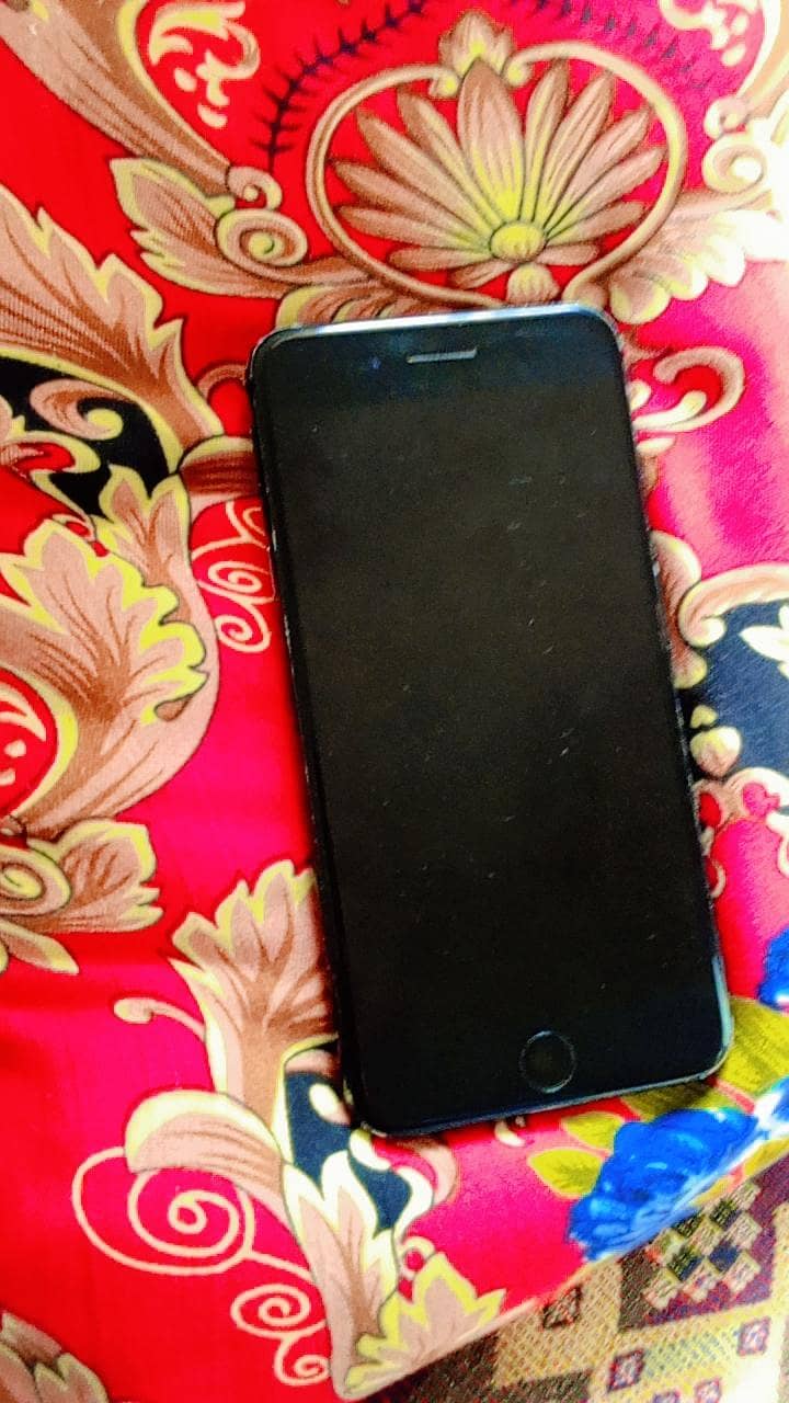 Apple iPhone 7 Plus 0