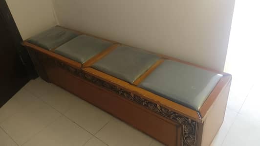 Storage Box / Ottoman