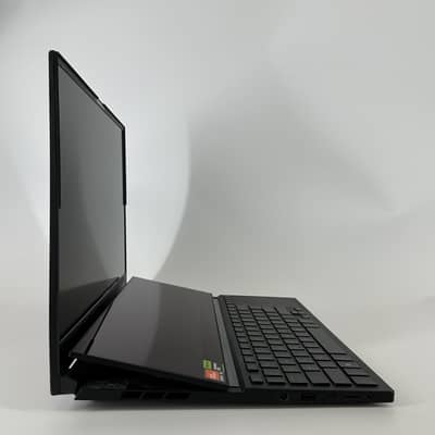 Asus ROG Zephyrus Duo 16 64gb 2tb rtx 4090 Processor AMD Ryzen 9 7945H
