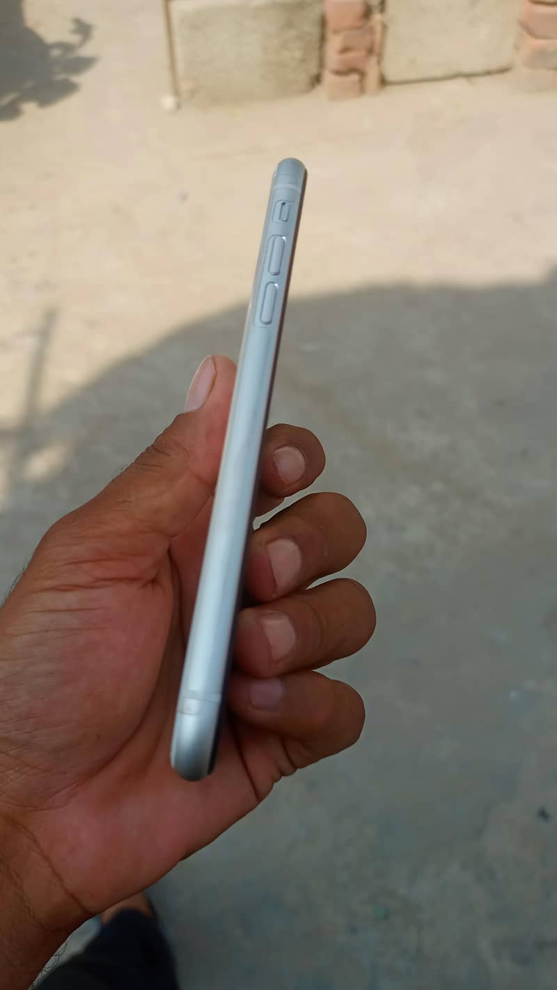 Apple iPhone 11 1
