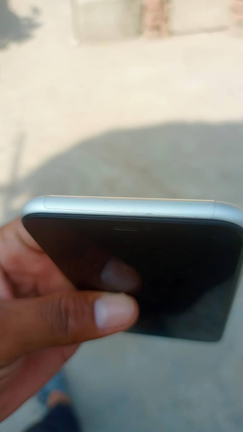 Apple iPhone 11 2