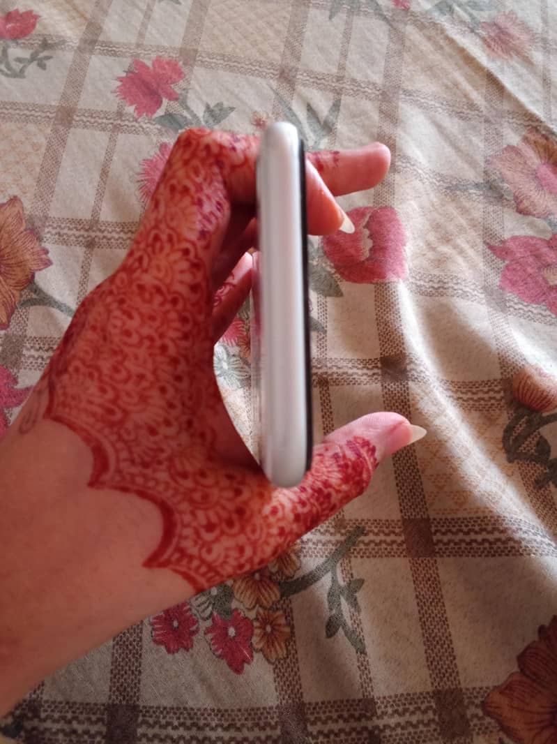 Apple iPhone SE 4