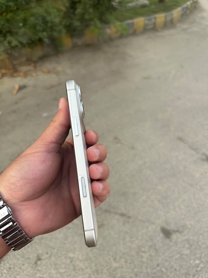 Apple iPhone 17 Pro Max 0