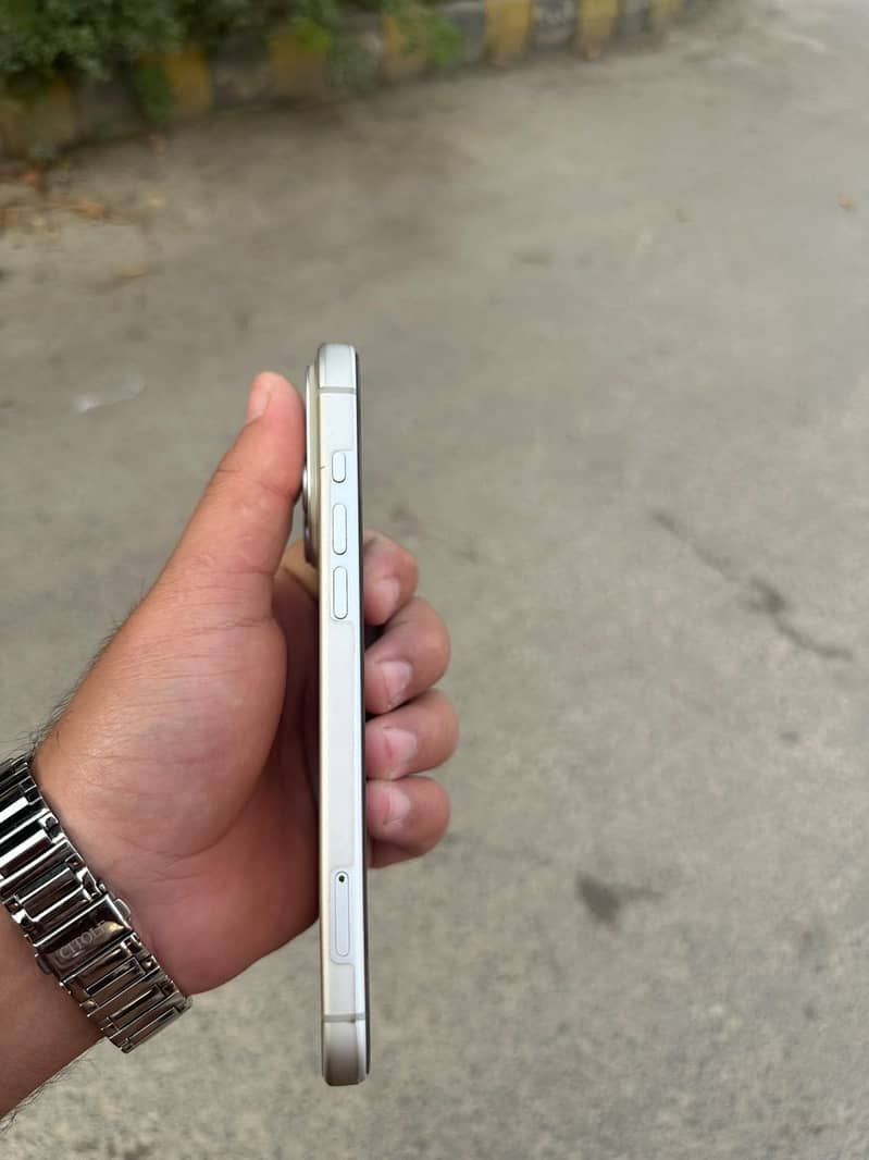 Apple iPhone 17 Pro Max 1