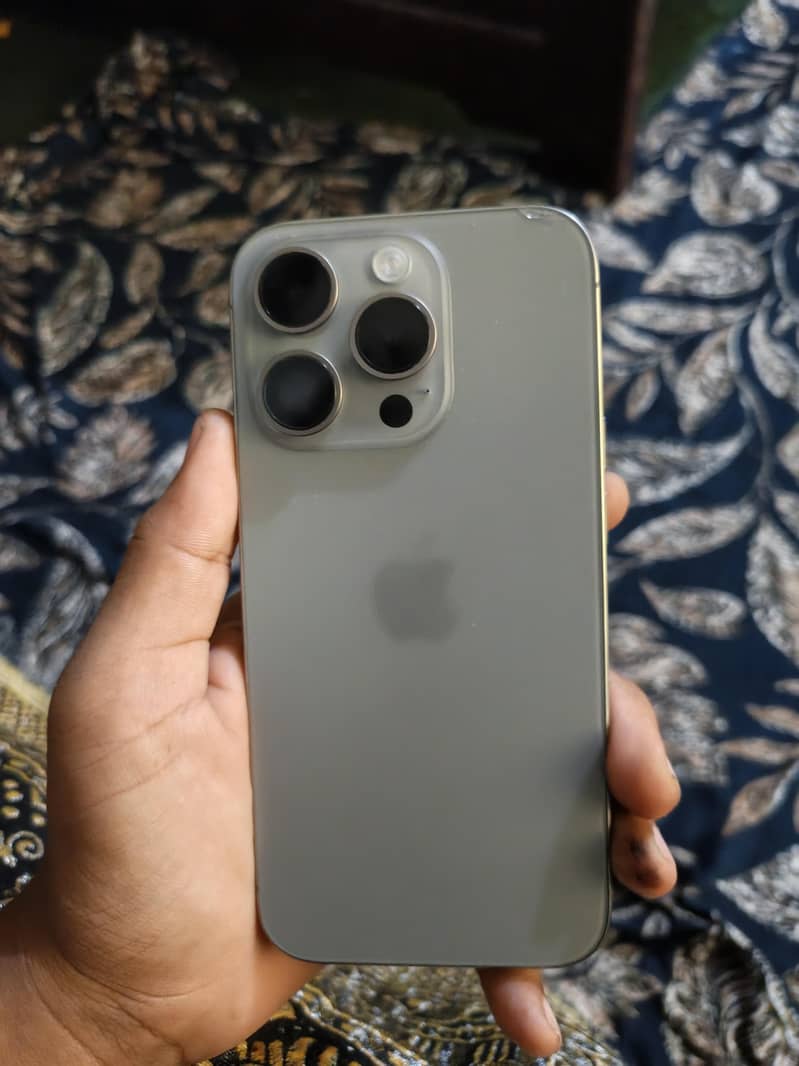 Apple iPhone 15 Pro 2
