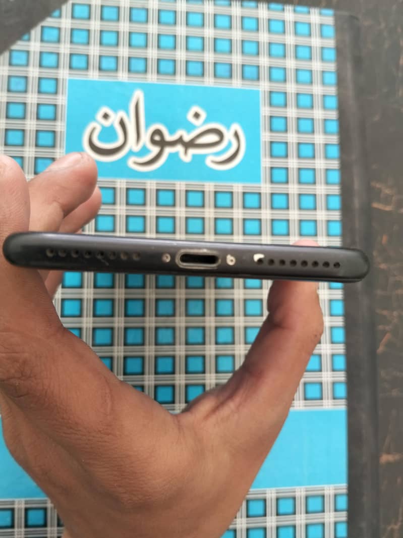 Apple iPhone 7 Plus 5