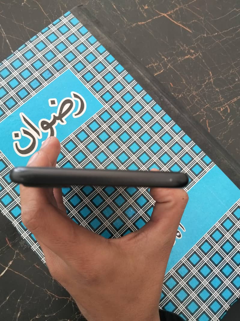 Apple iPhone 7 Plus 6