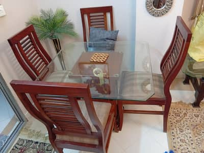 dining table with 4chairs