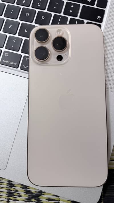 Apple iPhone 16 Pro Max