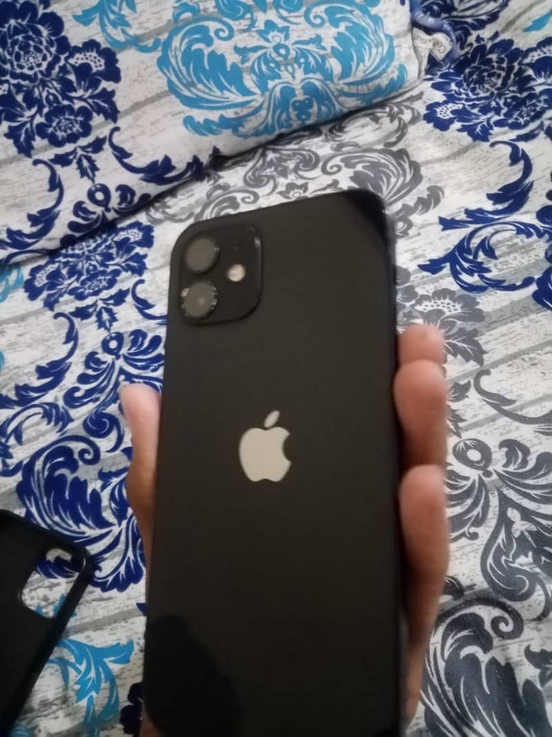 Apple iPhone 12 6