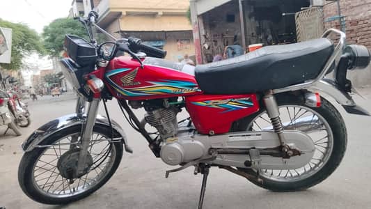 Honda CG 125 for sell ph number 03040286431