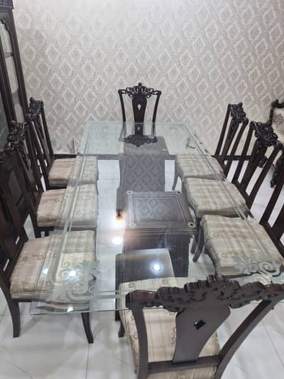 Classic antique style dinning table with 8 chairs