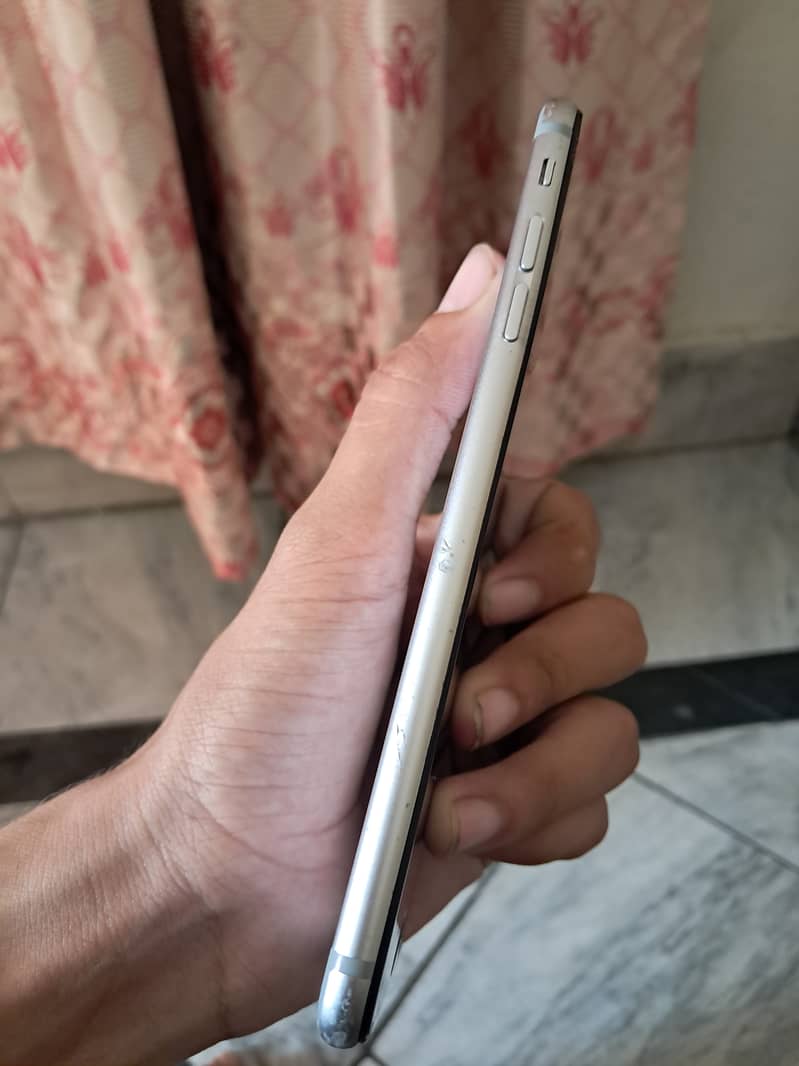 Apple iPhone 6S Plus 1