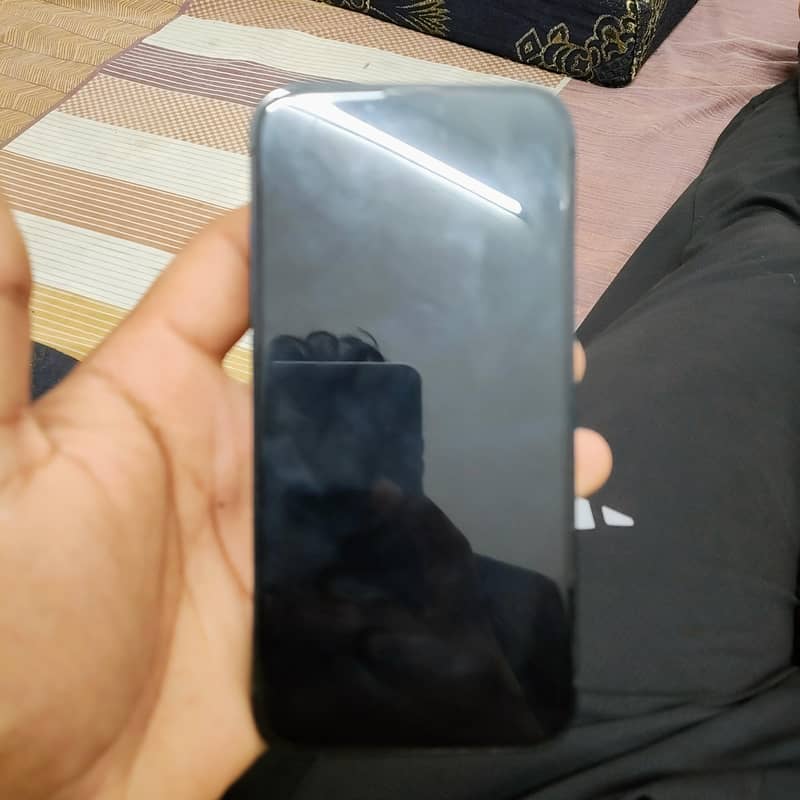 Apple iPhone 13 5