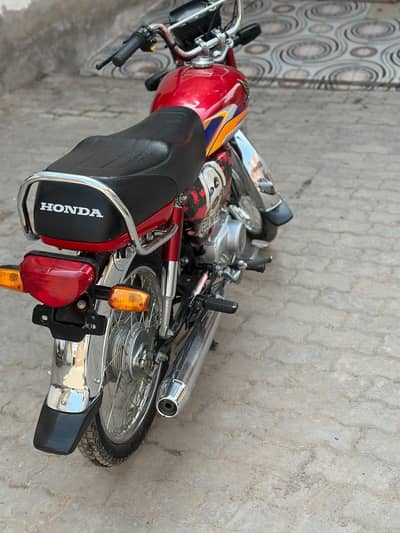 HONDA CD 70//03096934167 cal and whatsap