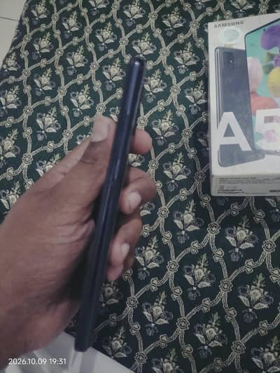 Samsung Mobile A51 with box 03176302762