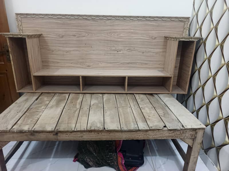 lcd stand table 1