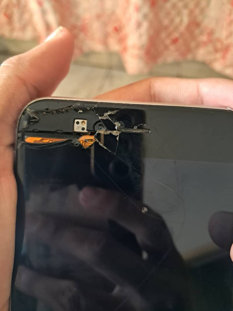 Apple iPhone 6S Plus 4