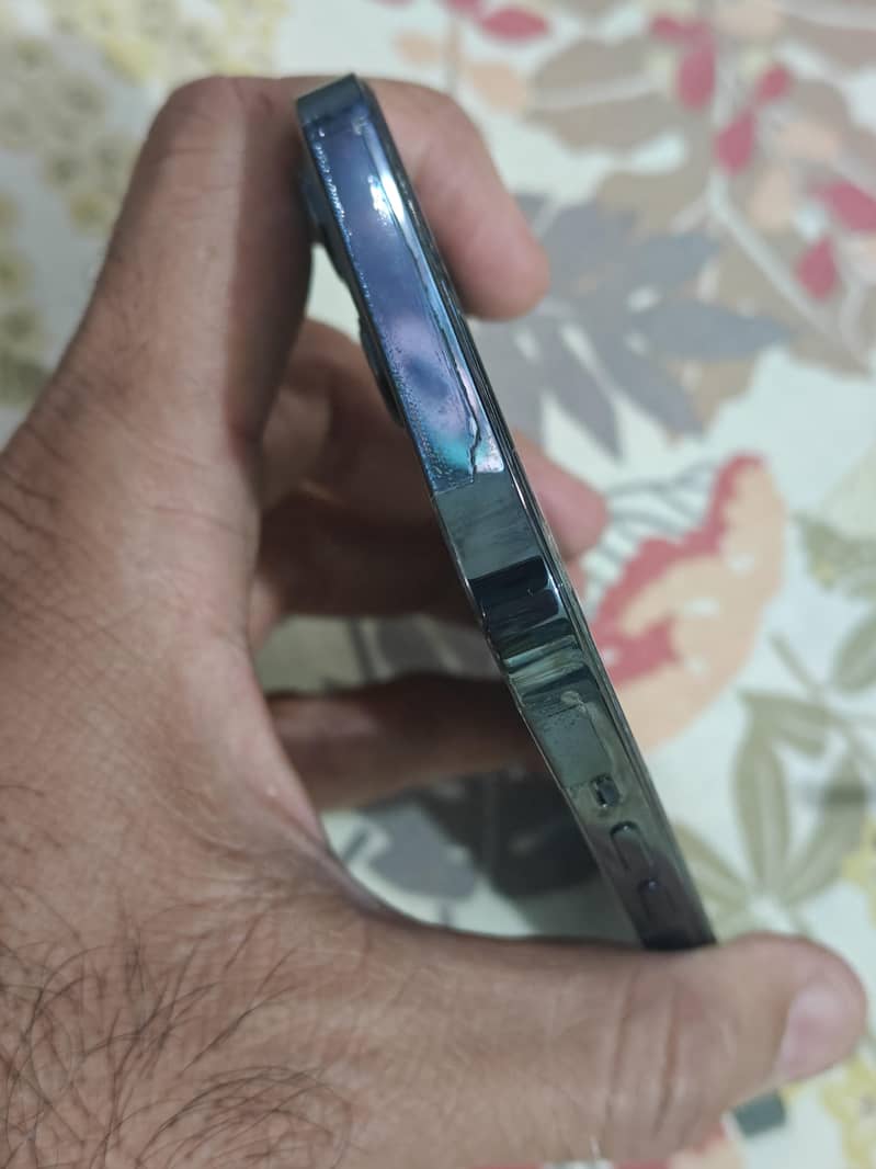 Apple iPhone 12 Pro Max 3
