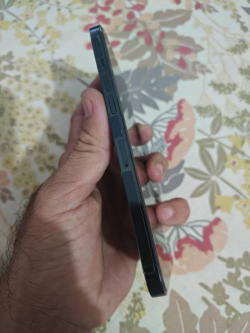Apple iPhone 12 Pro Max 4
