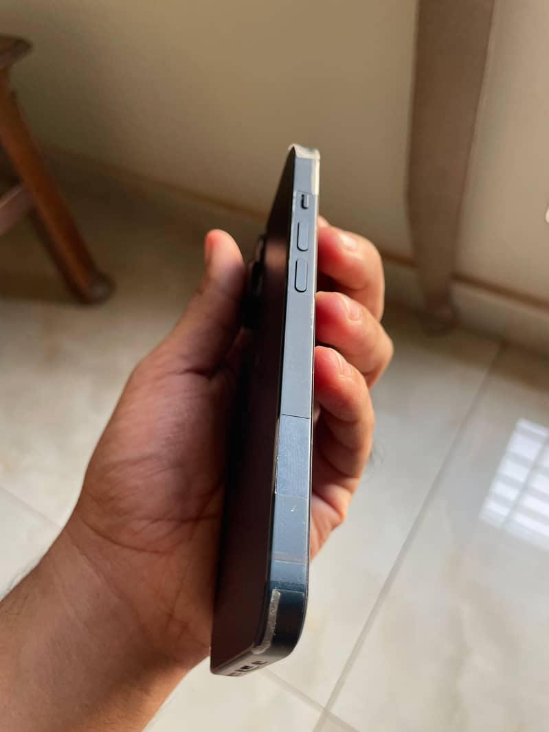 Apple iPhone 14 3