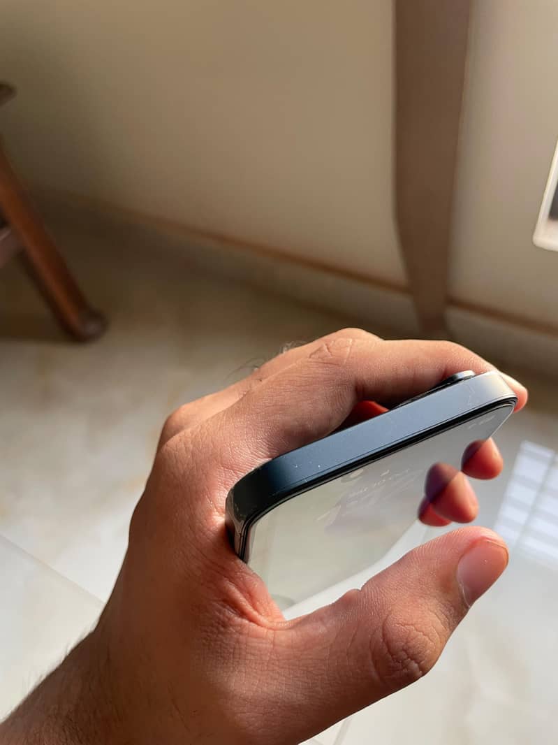 Apple iPhone 14 4